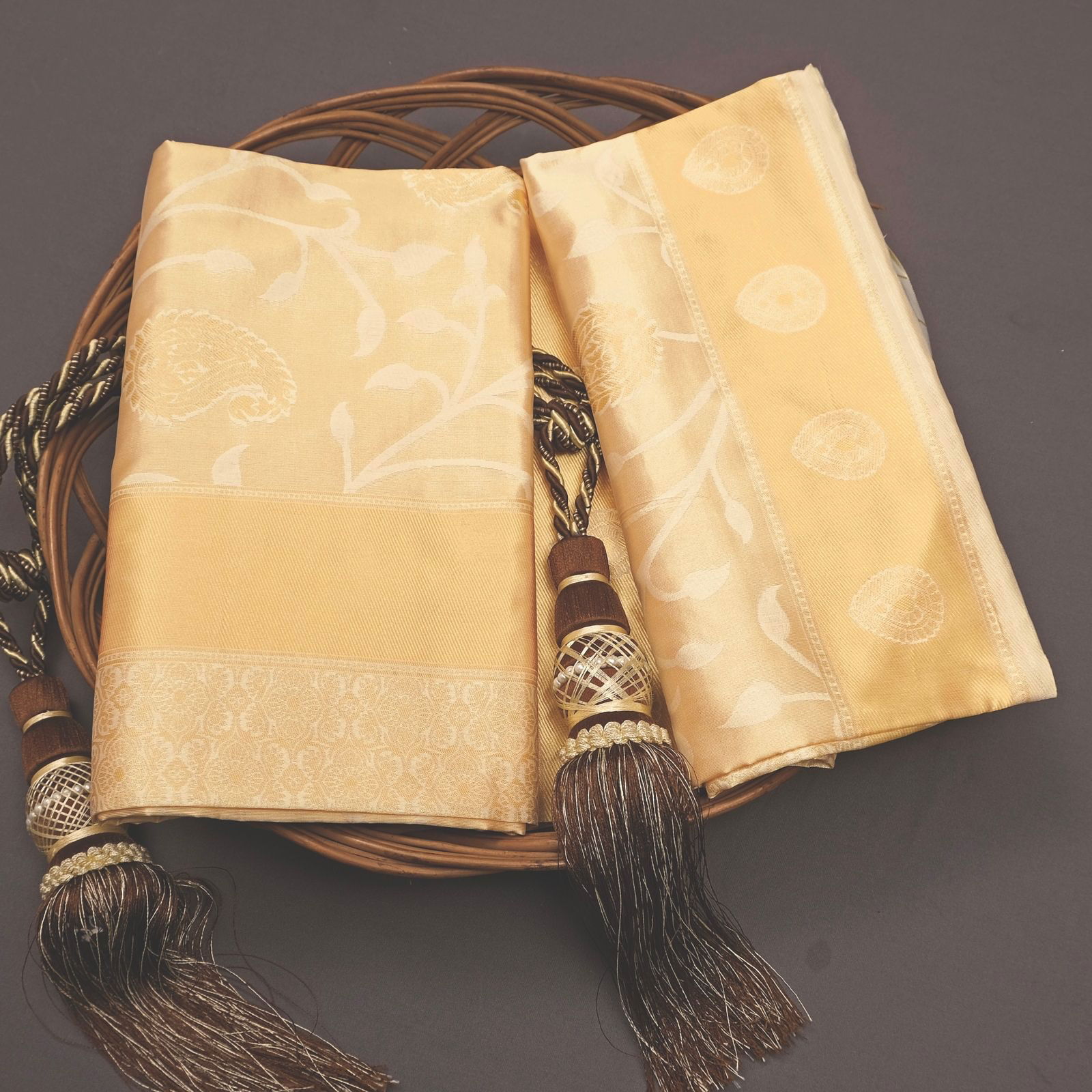 Ladali By Aab Soft Lichi Silk Wedding Wear Wholesale Saree Suppliers In Mumbai